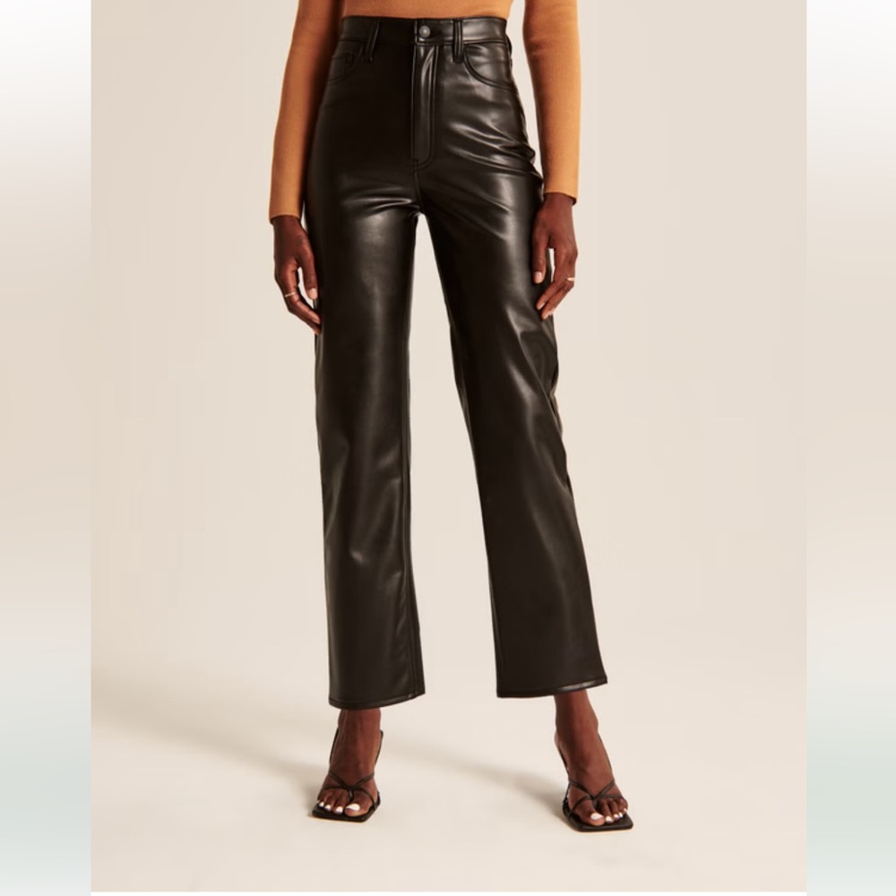 Abercrombie and Fitch Black Vegan Leather Ankle Straight Pant Size 26 Short